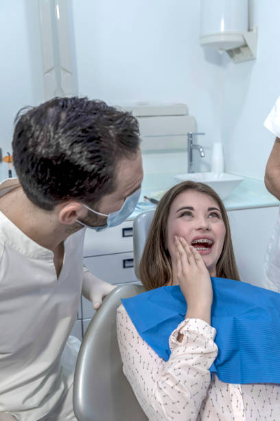 Best Dentist for Tooth Abscess  in Eldora, IA